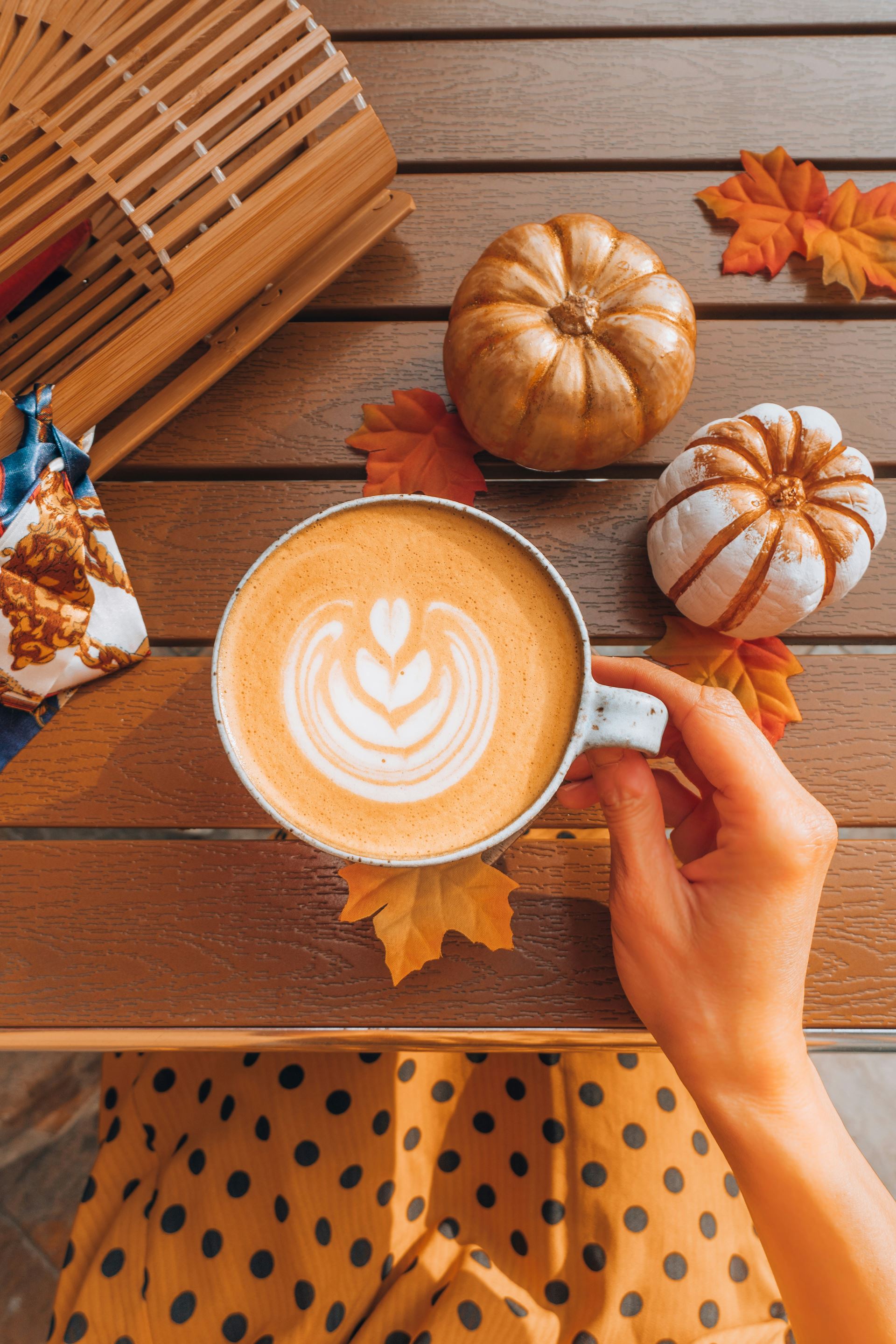 mug pumpkin leaf